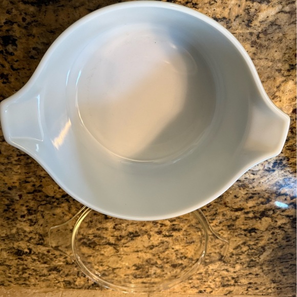 Pyrex Verde Green / Avocado Green  475-B Covered 2.5 Quart Casserole Dish - Picture 4 of 5